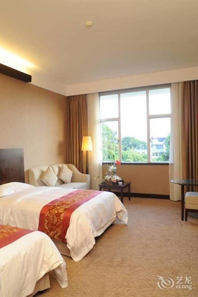 Golden Dragonball Hotel Guilin Dış mekan fotoğraf